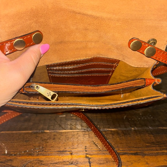 Patricia Nash Floral Leather Crossbody Bag - Picture 3 of 7